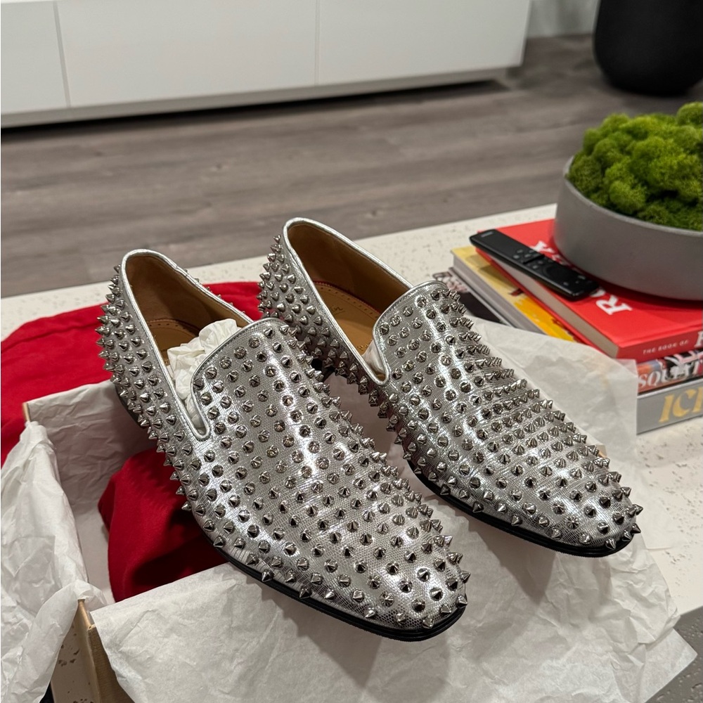 Silver Christian Louboutin

Dandelion Spike Shoes